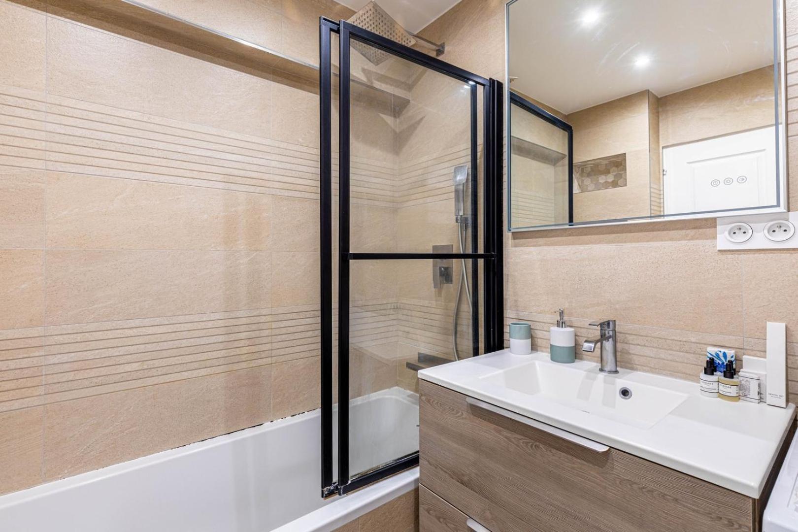 Guestready - Charm And Comfort Near Champs De Mars Appartamento